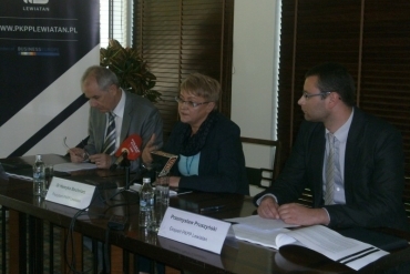 od lewej: Jeremi Mordasewicz, dr Henryka Bochniarz, Przemysław Pruszyński; ogłoszenie Czarnej Listy Barier 2013