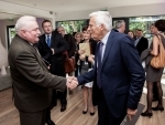 Lech Wałęsa i Jerzy Buzek przed wejściem na sesję EFNI